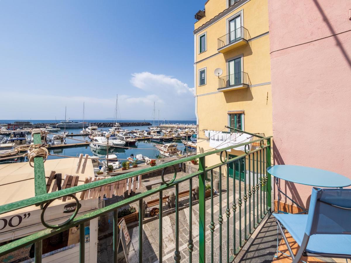 Casa Mariarosa - Seaside Apartment With Balcony Piano di Sorrento Luaran gambar